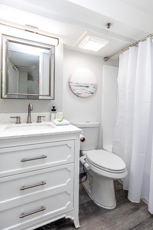 شقة Beautifully Upgraded Studio Close To Waikiki Beach هونولولو المظهر الخارجي الصورة
