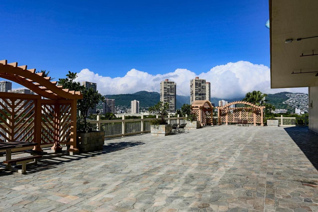 شقة Beautifully Upgraded Studio Close To Waikiki Beach هونولولو المظهر الخارجي الصورة